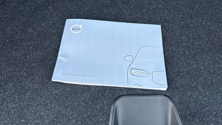 Volvo Xc40 2.0 B4P Inscription Pro 5dr Auto Petrol Estate